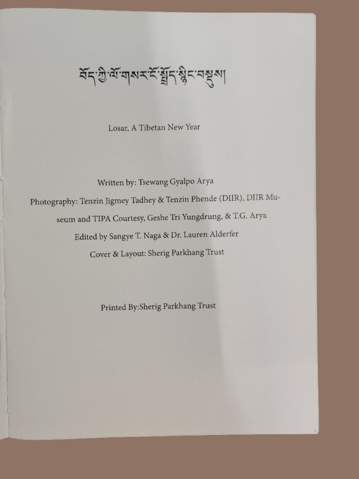 Tibetan Losar Book ( བོད་ཀྱི་ལོ་གསར། (བོད་ཡིག་དང་དབྱིན་ཡིག་ཐོག།)